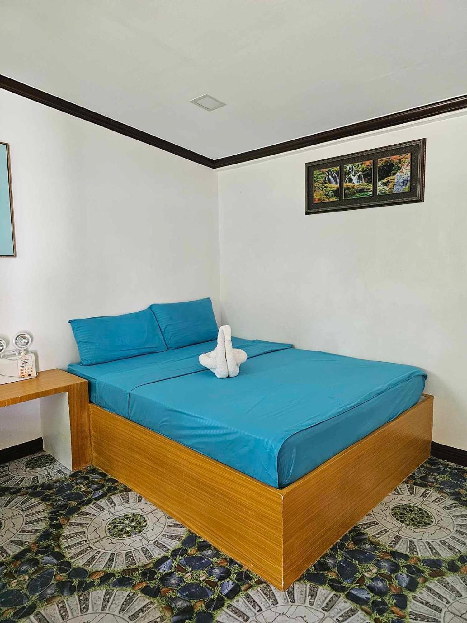 Tambayan And By Sms Hospitality